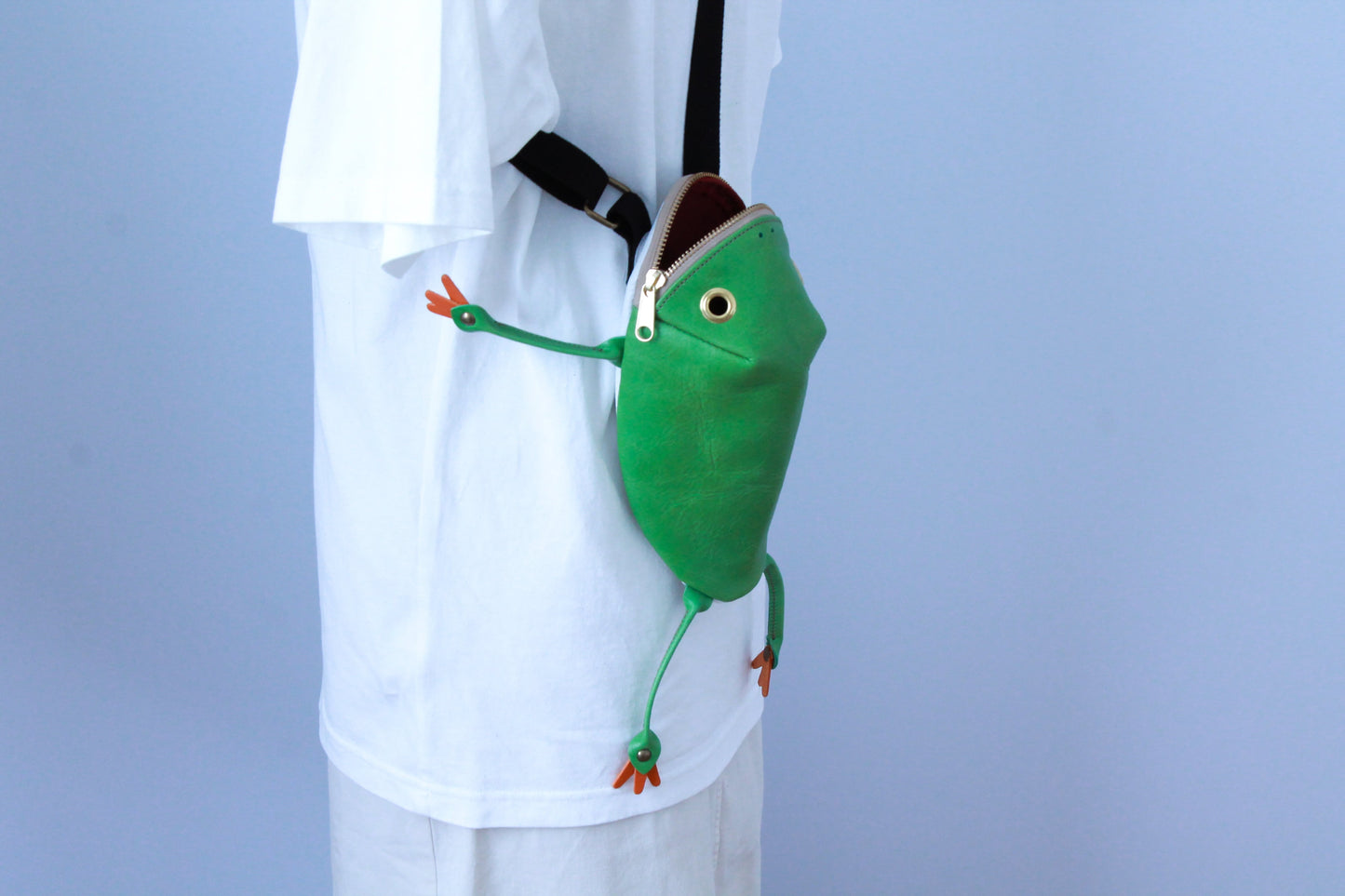 【3月18日晚上7點（台灣時間）轉售】Frog Bag