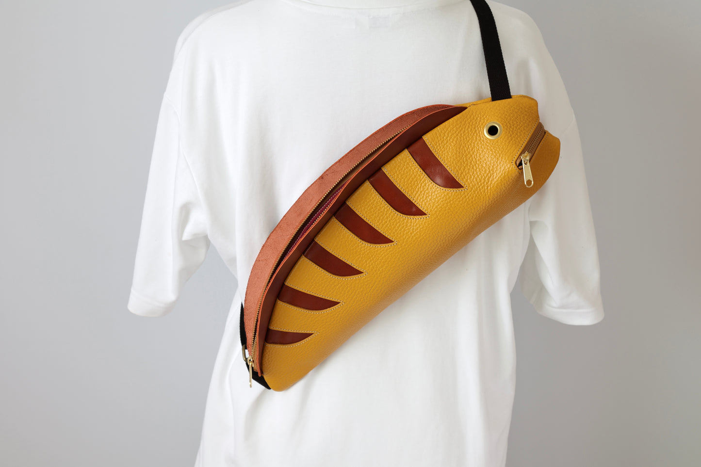 moray eel bag