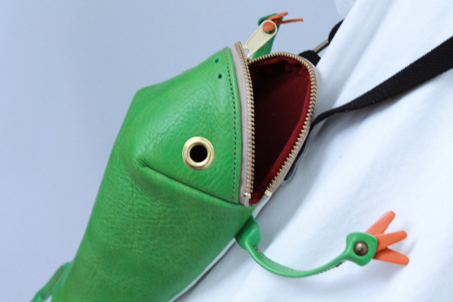 【3月18日晚上7點（台灣時間）轉售】Frog Bag