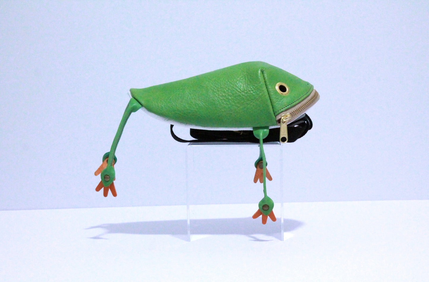 【3月18日晚上7點（台灣時間）轉售】Frog Bag