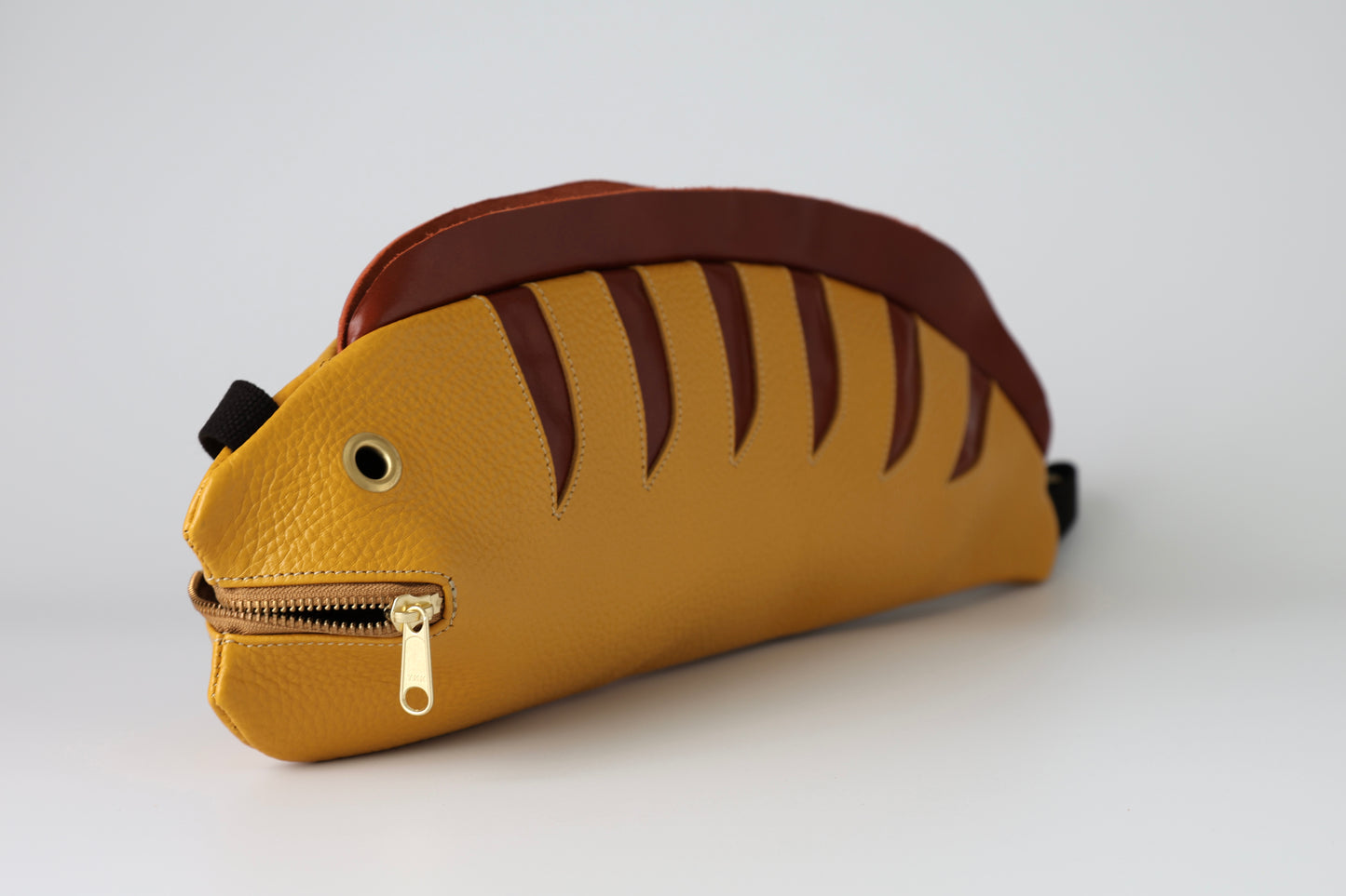 moray eel bag