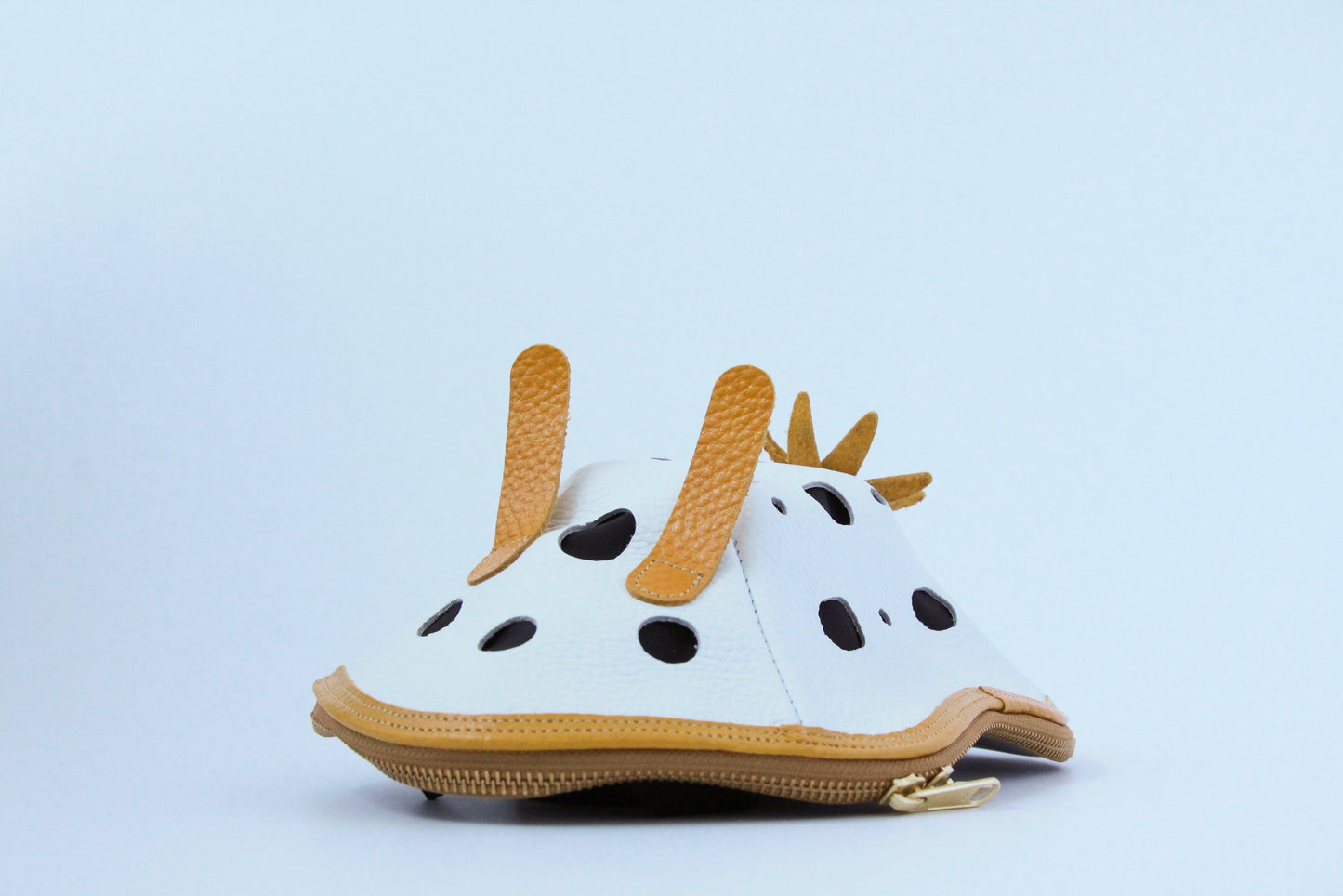 【Restock at 8:00 PM (Japan time) on July 20.】 White Sea Slug Bag