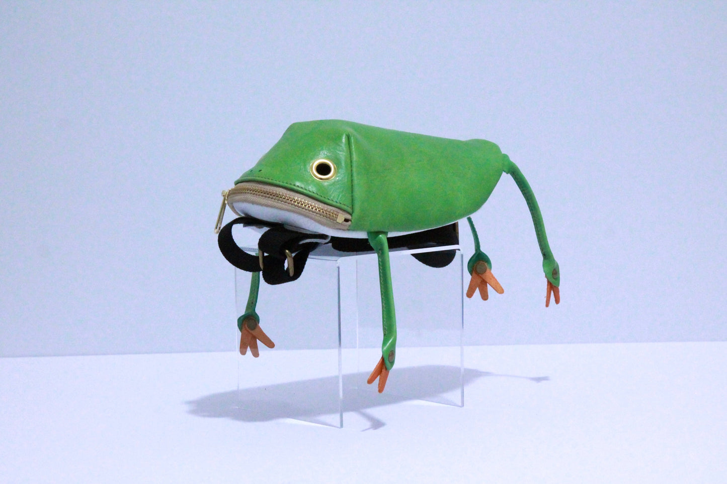 【3月18日晚上7點（台灣時間）轉售】Frog Bag