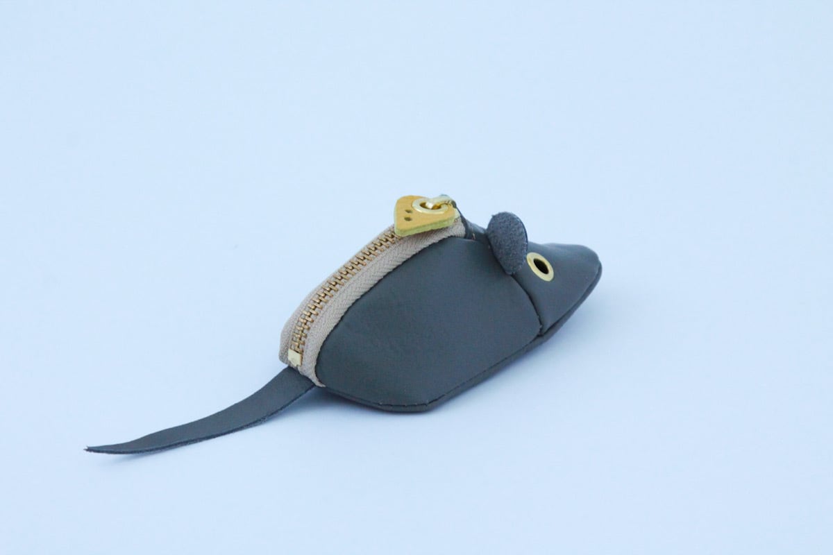 Mouse coin case