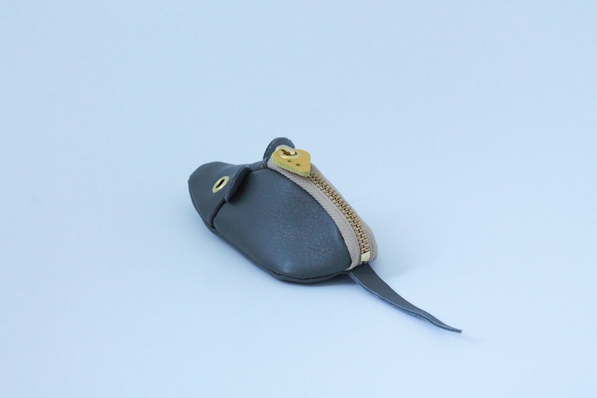 Mouse coin case