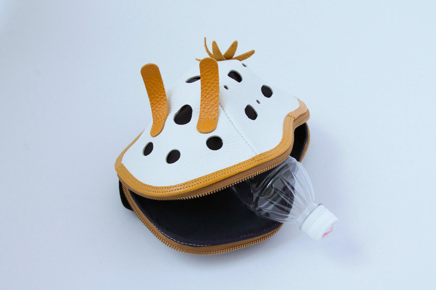 【Restock at 8:00 PM (Japan time) on July 20.】 White Sea Slug Bag
