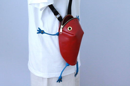 【Restock at 8:00 PM (Japan time) on July 20.】 Strawberry poison dart frog bag