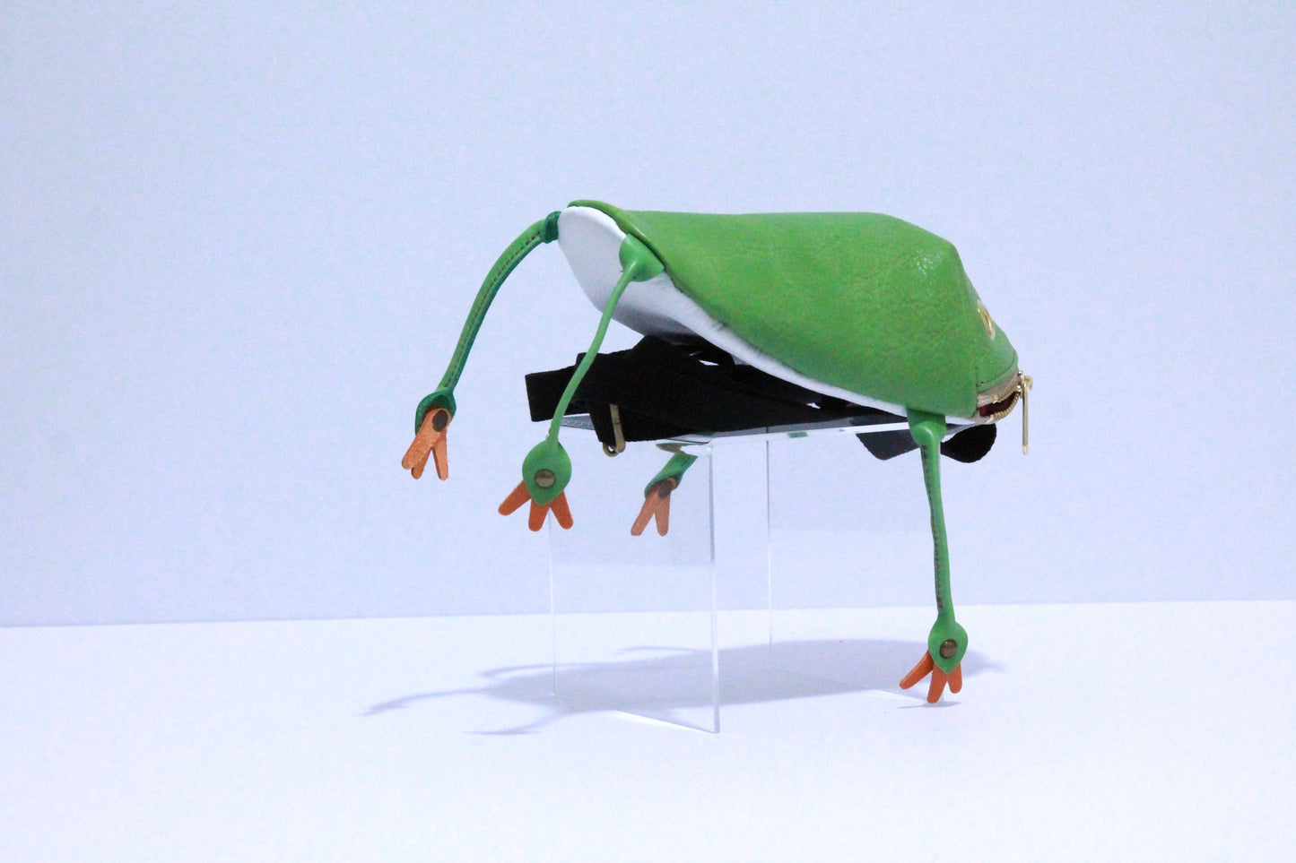 【3月18日晚上7點（台灣時間）轉售】Frog Bag