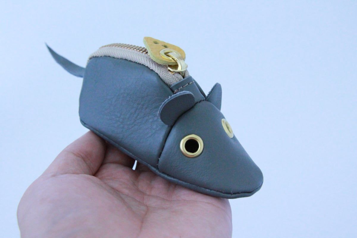 Mouse coin case