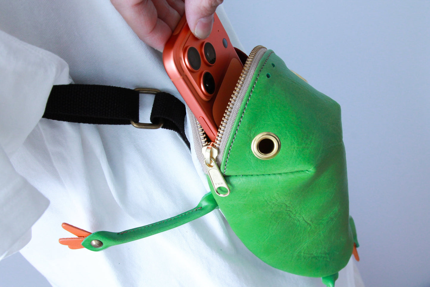 【3月18日晚上7點（台灣時間）轉售】Frog Bag