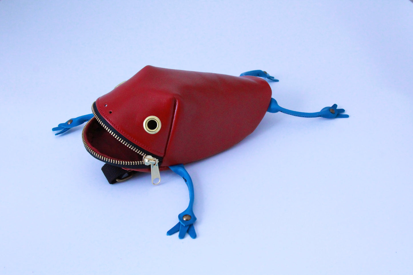 【Restock at 8:00 PM (Japan time) on July 20.】 Strawberry poison dart frog bag