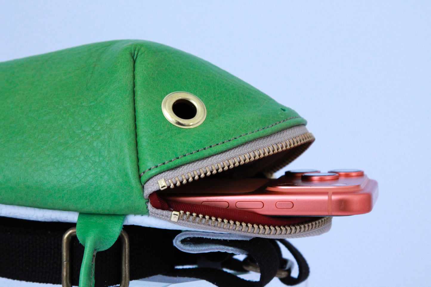 【3月18日晚上7點（台灣時間）轉售】Frog Bag