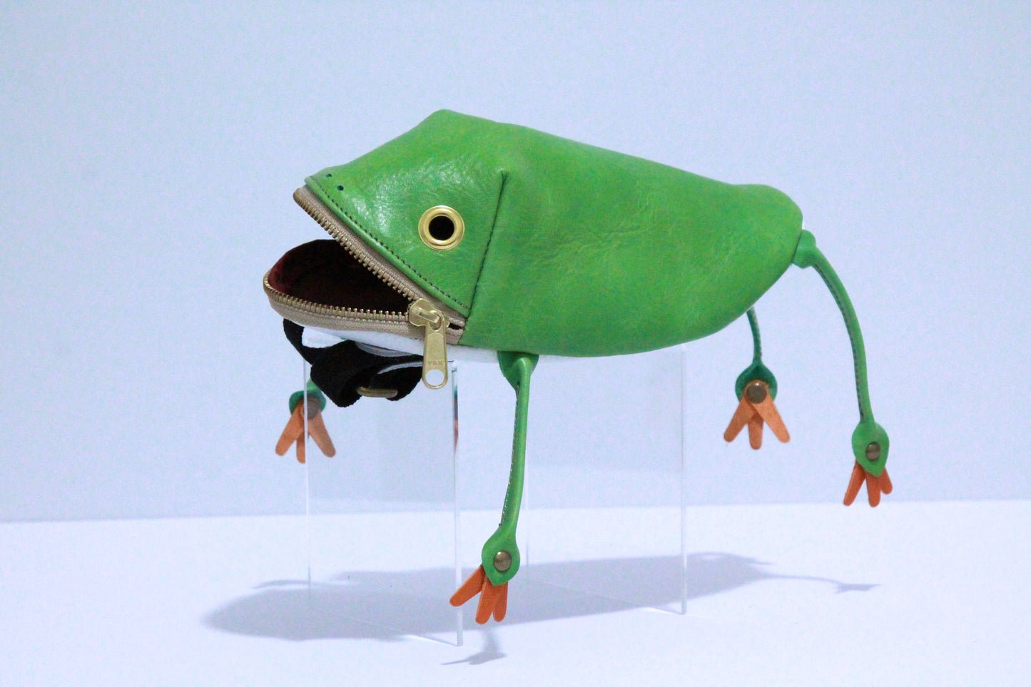 【3月18日晚上7點（台灣時間）轉售】Frog Bag