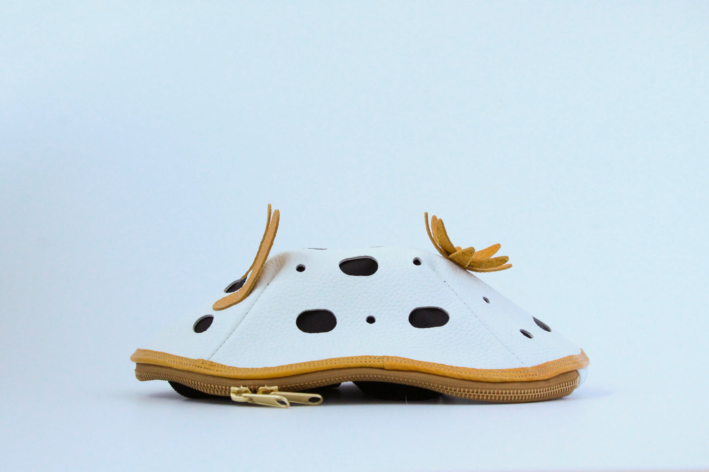 【Restock at 8:00 PM (Japan time) on July 20.】 White Sea Slug Bag