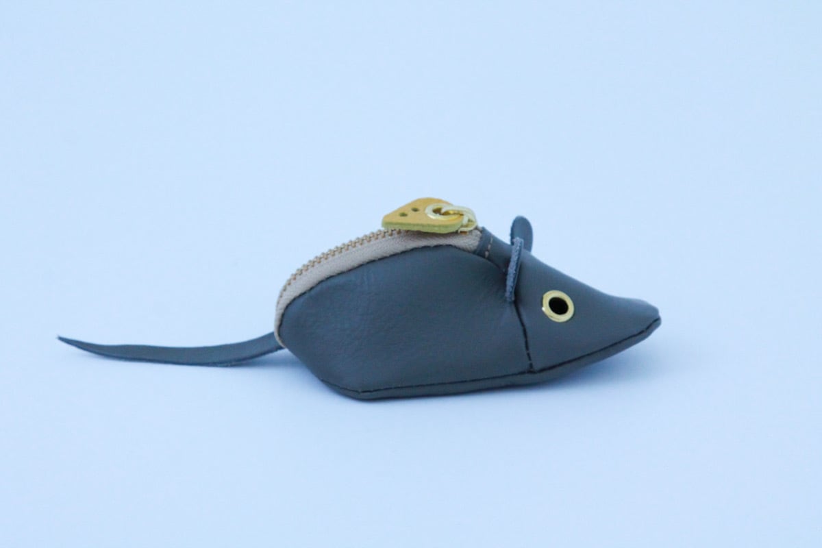 Mouse coin case
