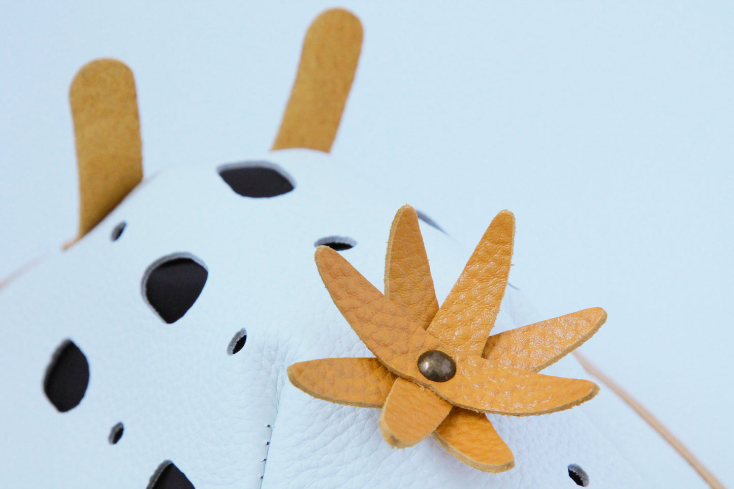 【Restock at 8:00 PM (Japan time) on July 20.】 White Sea Slug Bag