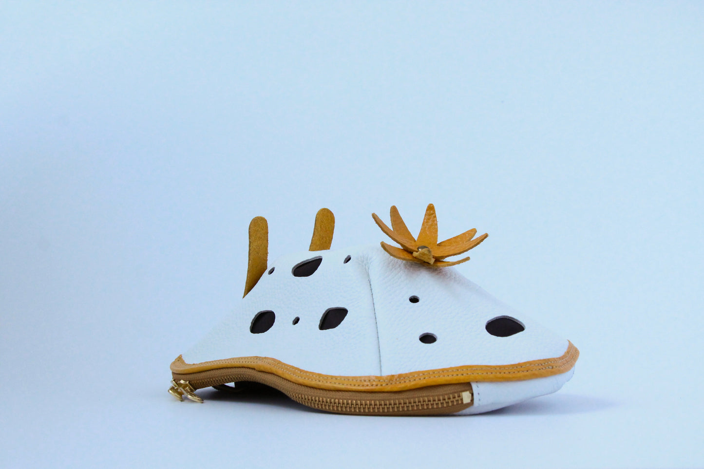 【Restock at 8:00 PM (Japan time) on July 20.】 White Sea Slug Bag