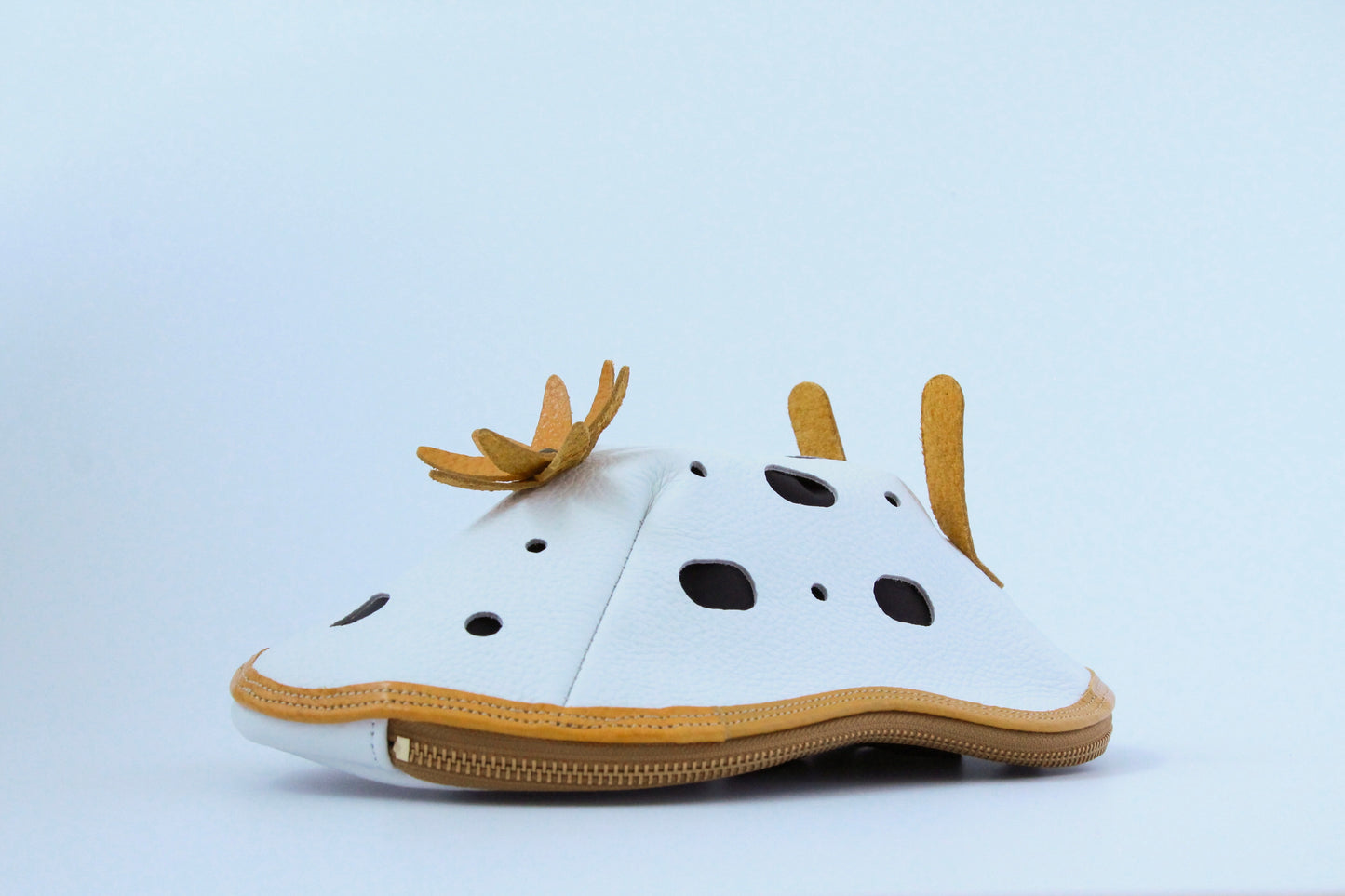 【Restock at 8:00 PM (Japan time) on July 20.】 White Sea Slug Bag