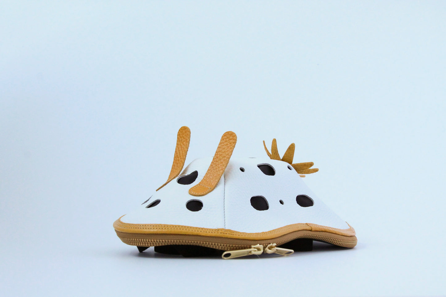【Restock at 8:00 PM (Japan time) on July 20.】 White Sea Slug Bag