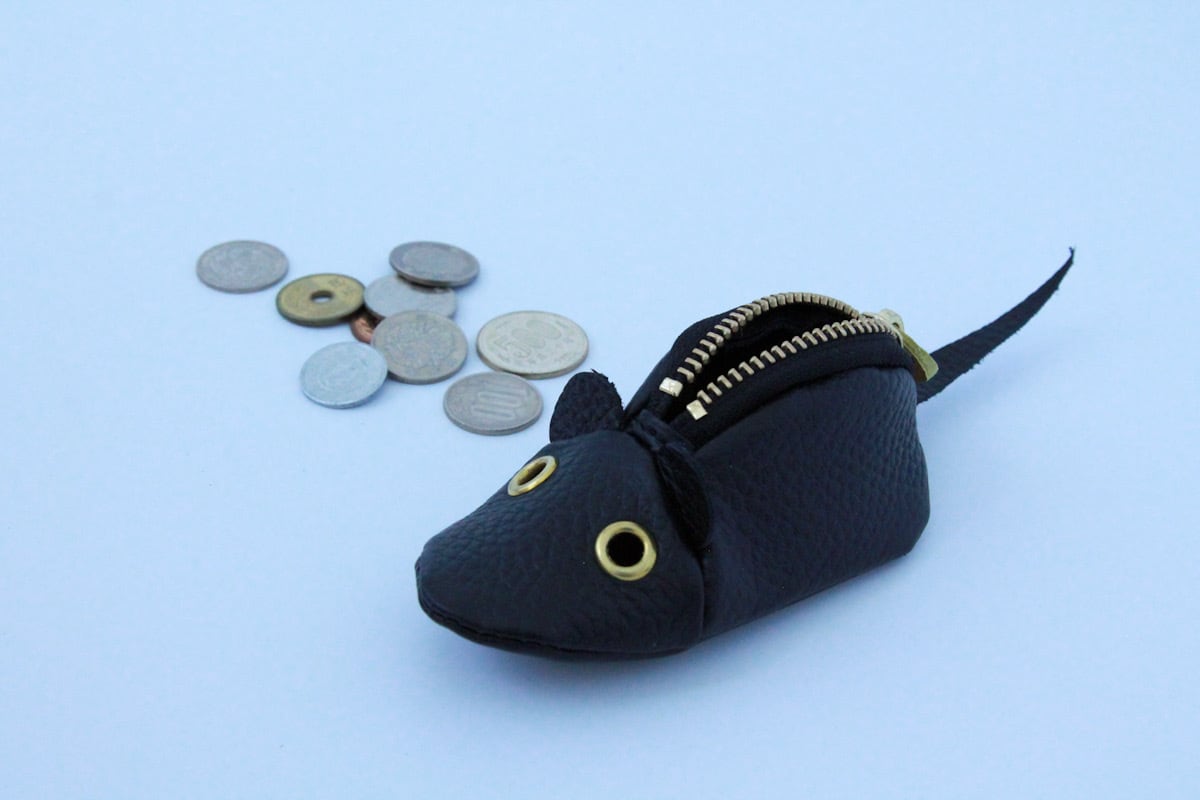 Mouse coin case