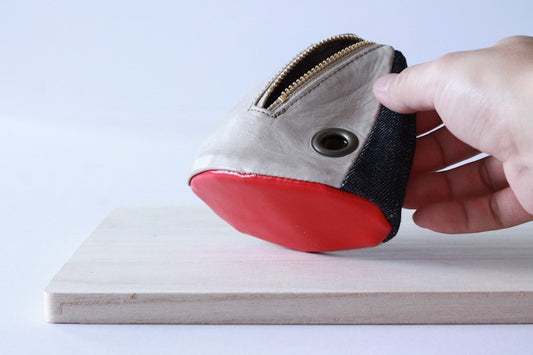 Tuna head pouch