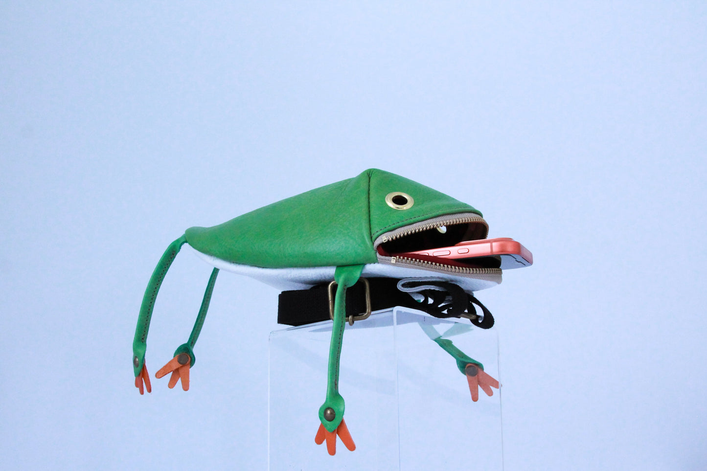 【3月18日晚上7點（台灣時間）轉售】Frog Bag