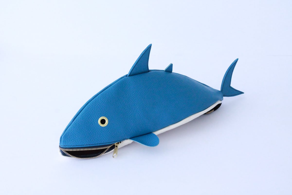 【Restock at 8:00 PM (Japan time) on July 20.】 Shark bag